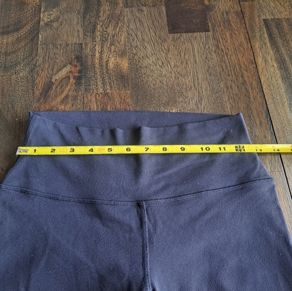 Alo leggings🖤 - Picture 8 of 8